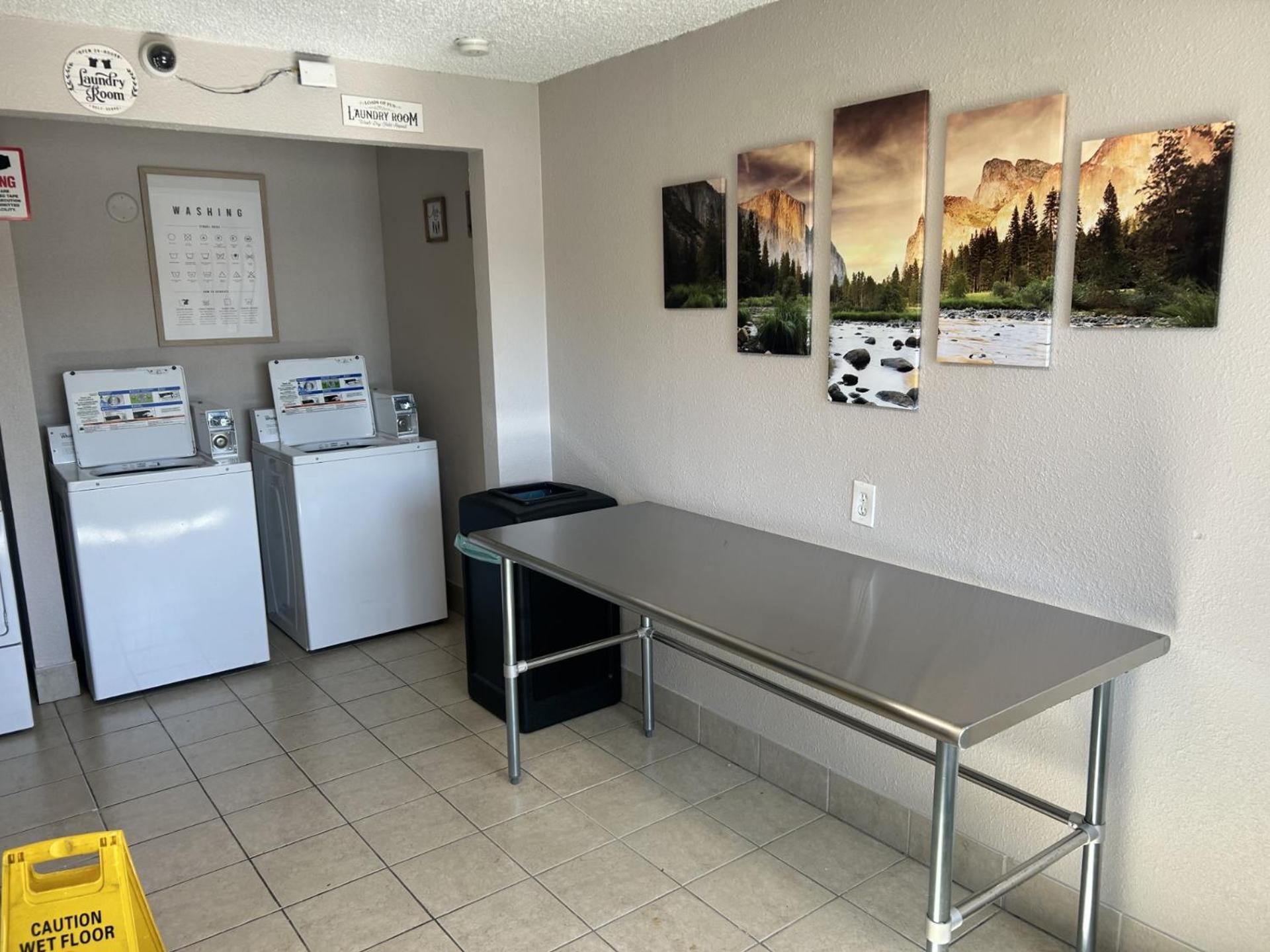 Days Inn By Wyndham Turlock Exteriör bild